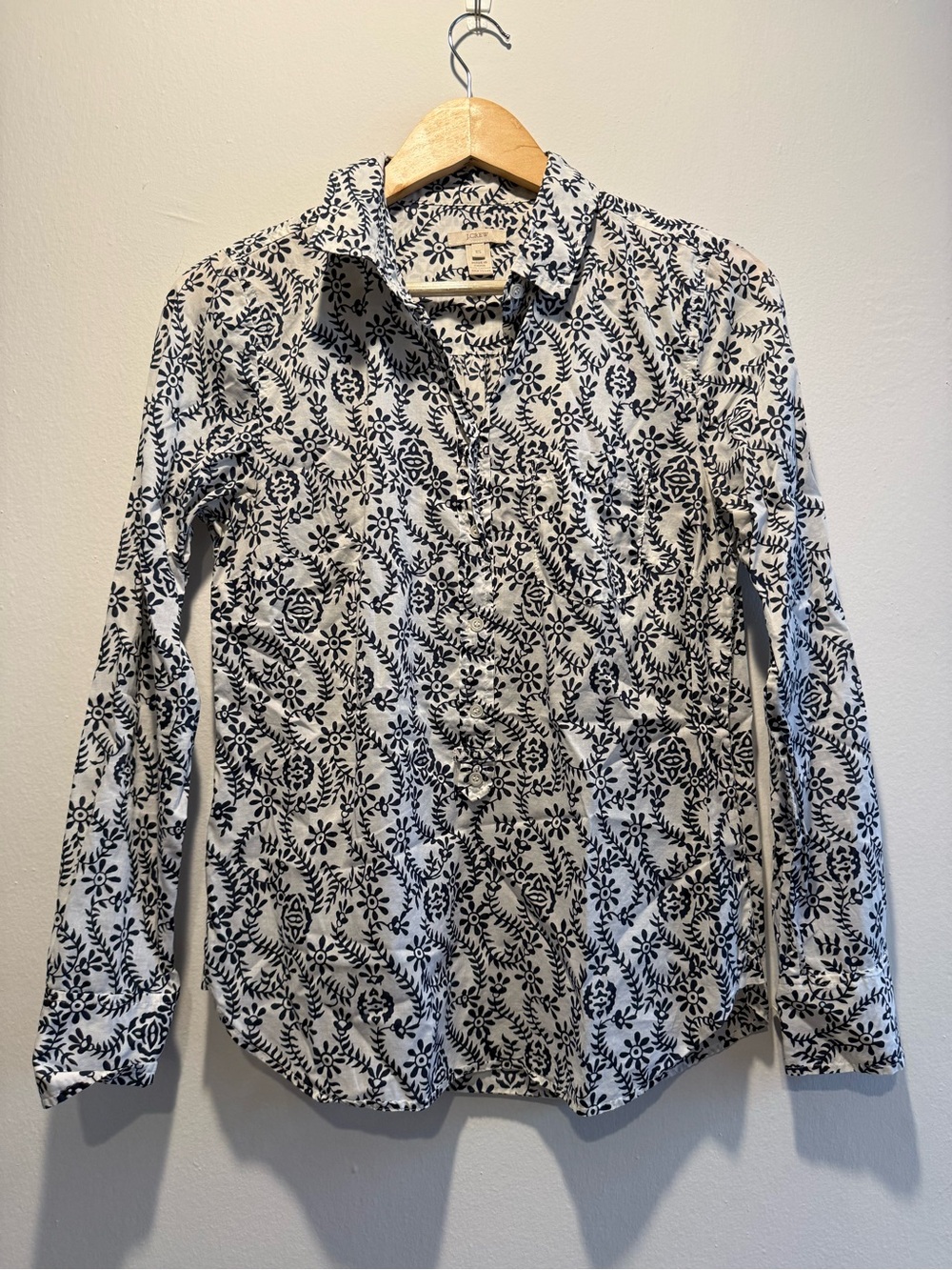 J.Crew Floral Button Down Shirt in White & Blue Size XS